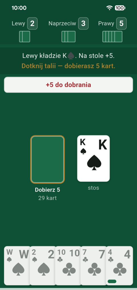 Stół Makao z karą: czerwony żeton „+5 do dobrania”, talia obrysowana na złoto i podpis „Dobierz 5”, a nad stołem „Dotknij talii — dobierasz 5 kart”